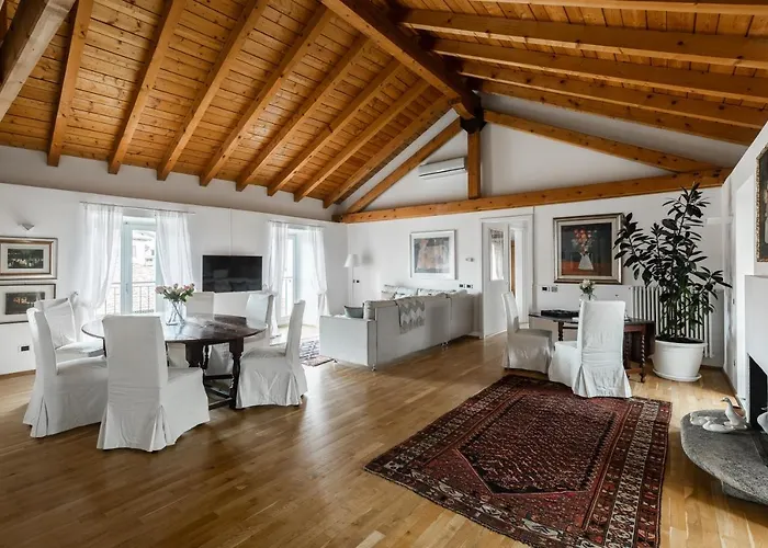 Апартаменты A Casa Nuccia Mansarda By Solutions