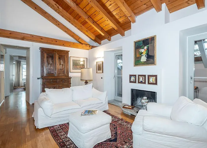 Апартаменты A Casa Nuccia Mansarda By Solutions *