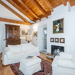 דירה A Casa Nuccia Mansarda By Solutions *