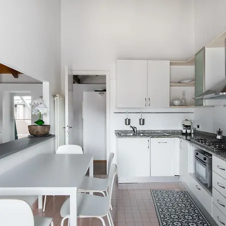 A Casa Nuccia Mansarda By Solutions Apartamento