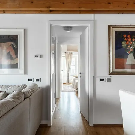 Apartamento A Casa Nuccia Mansarda By Solutions Como