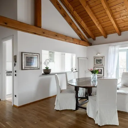 A Casa Nuccia Mansarda By Solutions Como