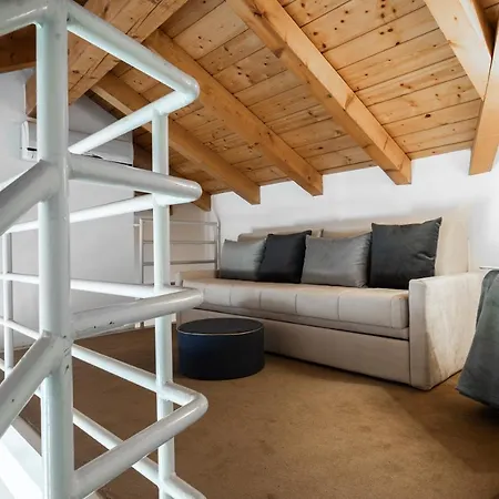 A Casa Nuccia Mansarda By Solutions 아파트 *