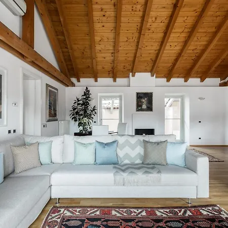 아파트 A Casa Nuccia Mansarda By Solutions *