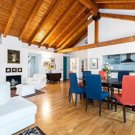 A Casa Nuccia Mansarda By Solutions Como