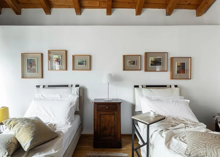 Apartment A Casa Nuccia Mansarda By Solutions Como