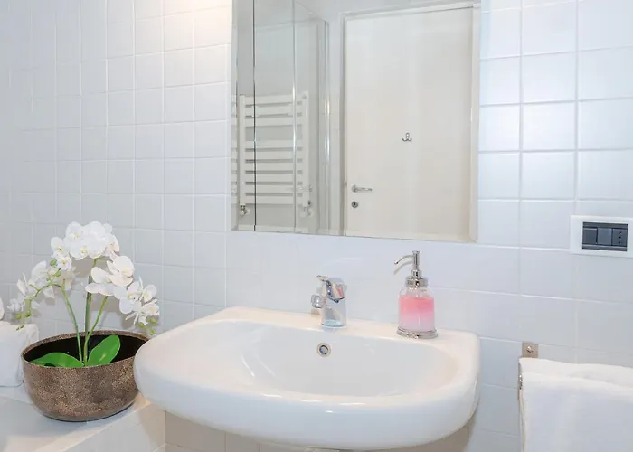 Apartment A Casa Nuccia Mansarda By Solutions