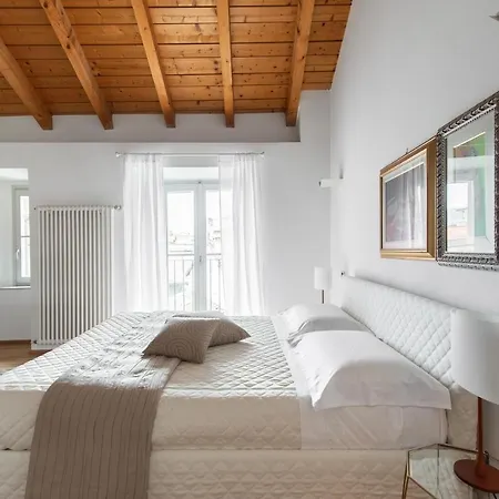 Appartement A Casa Nuccia Mansarda By Solutions